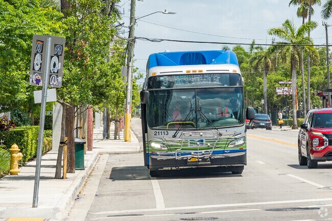 The Miami Dade Metro bus runs along US41 connecting Granada residents to Miami hotspots.