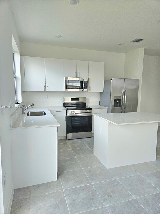 29221 SW 162nd Ct, Homestead, FL 33033 - photo 3