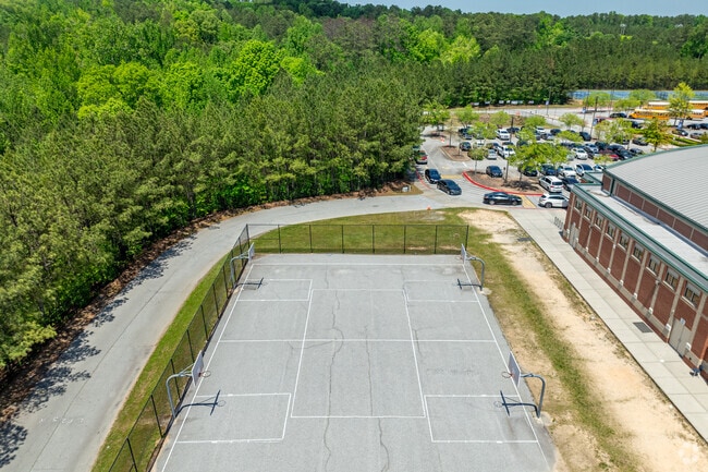 Sandtown Middle School is rated a 5 from GreatSchools.