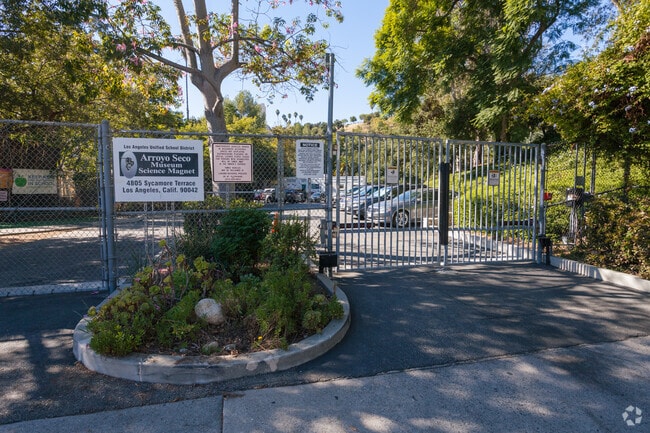 Arroyo Seco Museum Science provides education in the neighborhood of 
Highland Park.