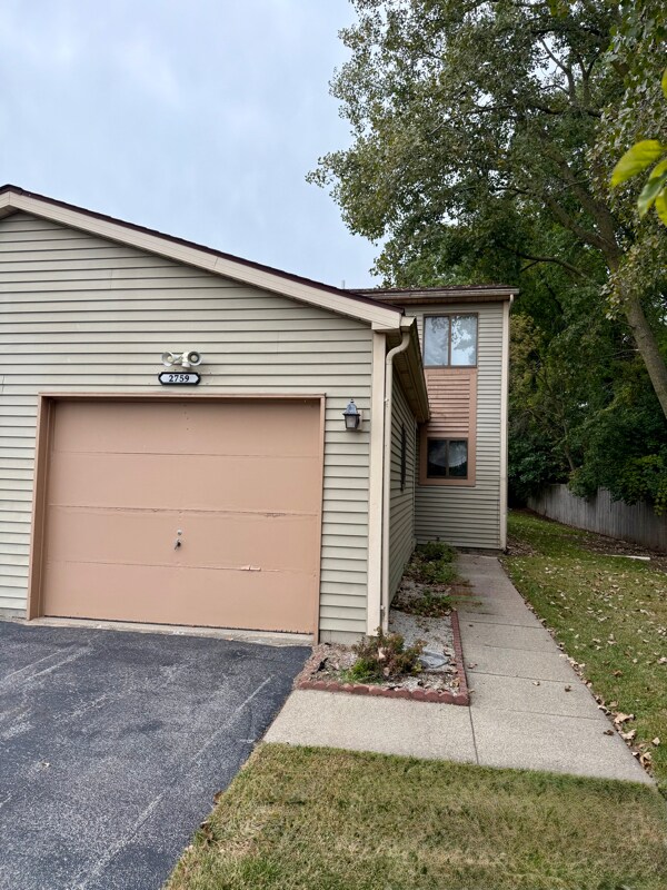 2759 Pin Oak Dr, Toledo, OH 43615