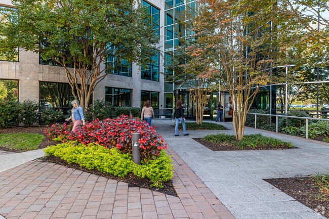 Markel is one of the largest employment sources found in Glen Allen.