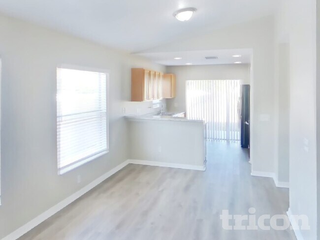 8502 Deer Chase Dr, Riverview, FL 33578 - photo 4