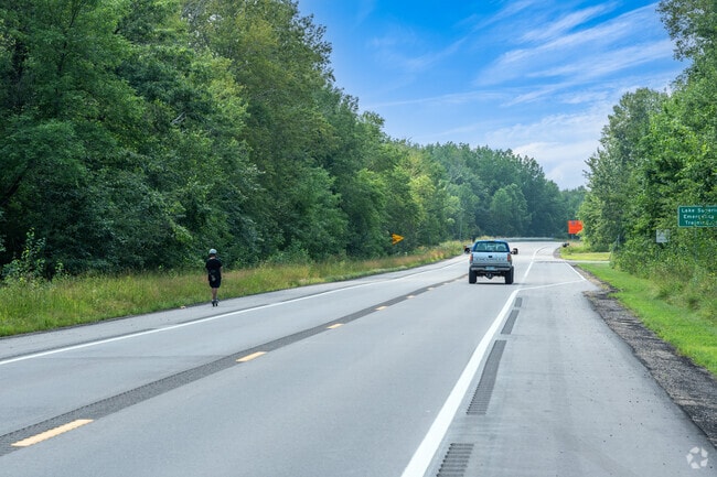 Most residents utilize cars to get around in the Fond Du Lac neighborhood.