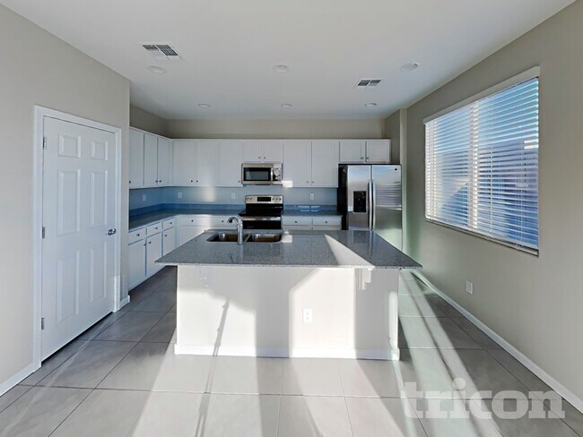 8636 E Posada Ave, Mesa, AZ 85212 - photo 6