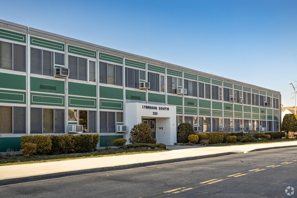 Lynbrook South Middle School - Building
