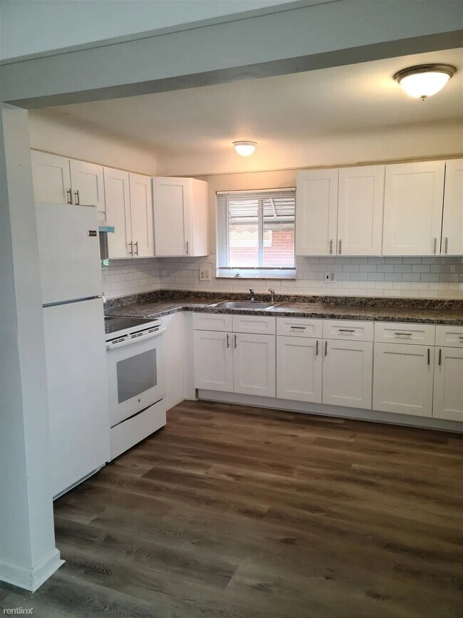 18027 Hoover St, Detroit, MI 48205