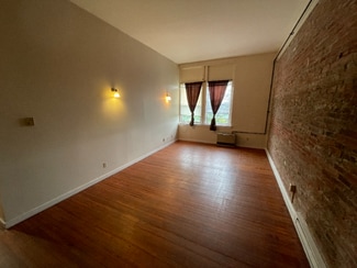 41 Academy St Unit 2C, Amsterdam, NY 12010