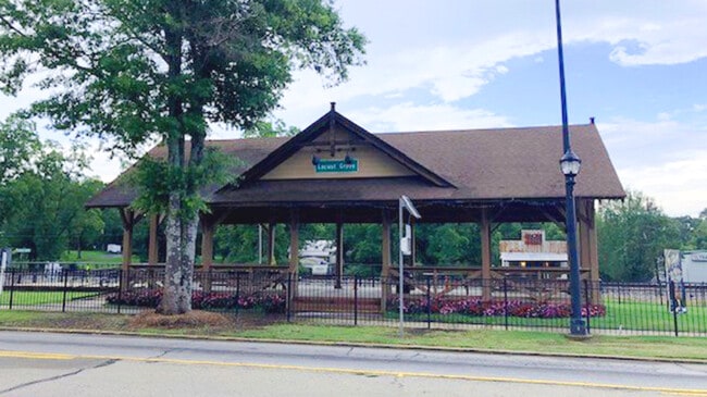 712 Curb Ct, Locust Grove, GA 30248 - photo 4