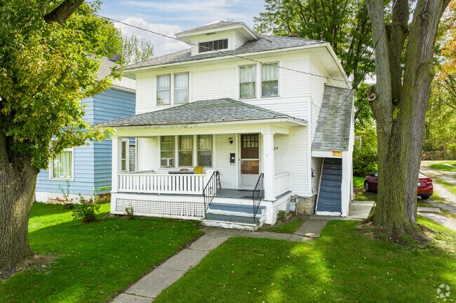 This two story duplex makes living in Westfield very accessible.
