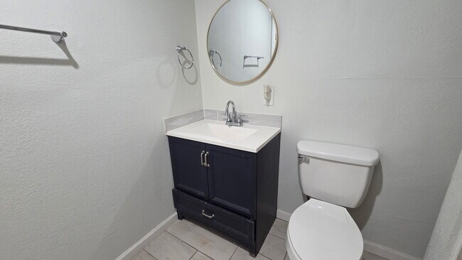 44655 Fig Ave unit 2, Lancaster, CA 93534 - photo 5