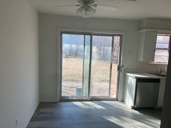 809 Mark Dr, Oklahoma City, OK 73115 - photo 2