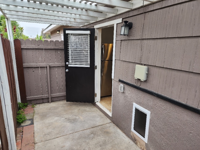 715 S Pine St unit 715, Escondido, CA 92025 - photo 3