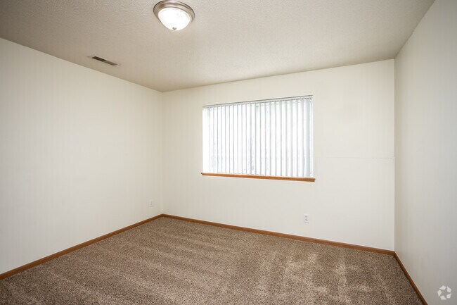 Stonegate, Cedar Rapids, IA 52403 - photo 6