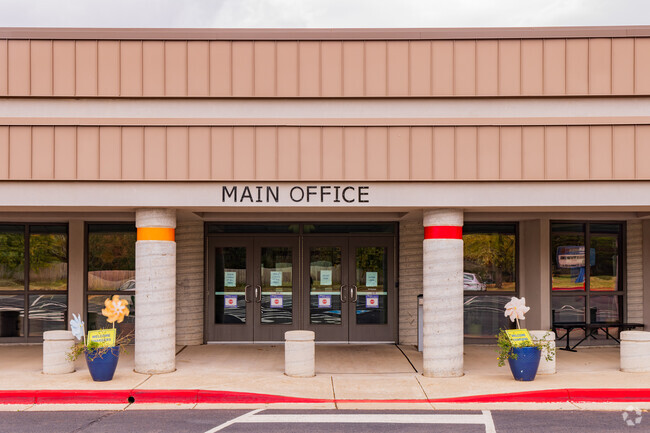 Chisholm Elementary School provides education in the neighborhood of Chisholm.