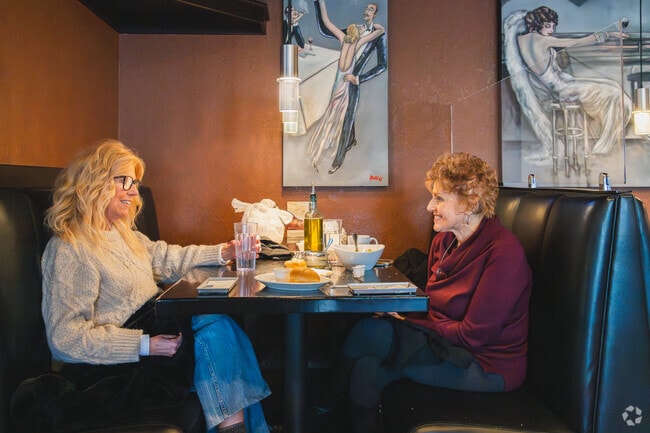 Imperial Gardens food connoisseurs dine at Casa Grille Italiano for a delectable lunch.