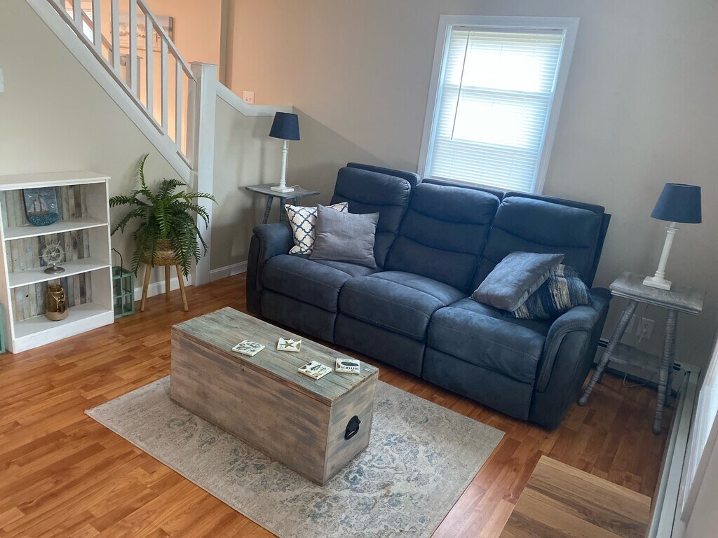 For Rent 3 McDonald Ave, Cromwell, CT 06416