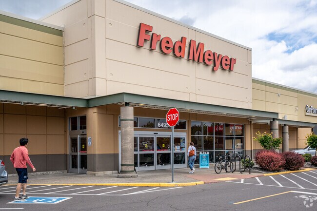 There are several big brand stores throughout the Southeast Hillsboro neighborhood, making shopping easy.