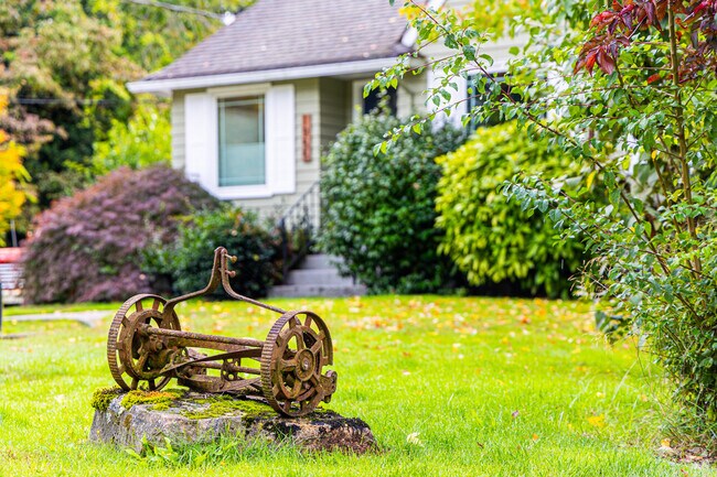 Gregory Heights is a beautiful, charming neighborhood in Burien.