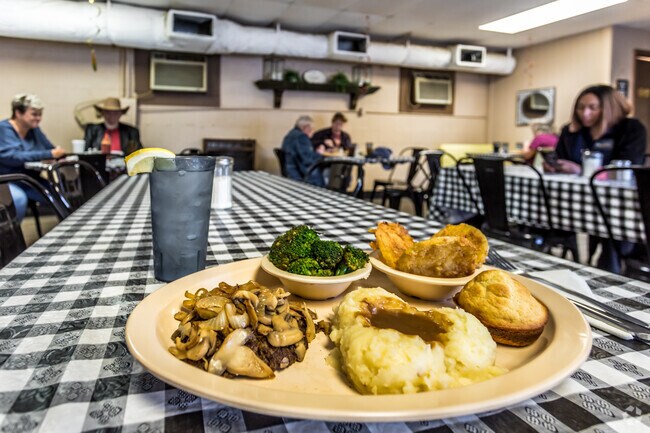 Hometown Kitchen in Byhalia is a local breakfast and lunch spot.