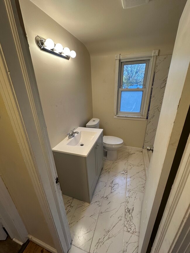 7517 Sterling, Center Line, MI 48015 - photo 4