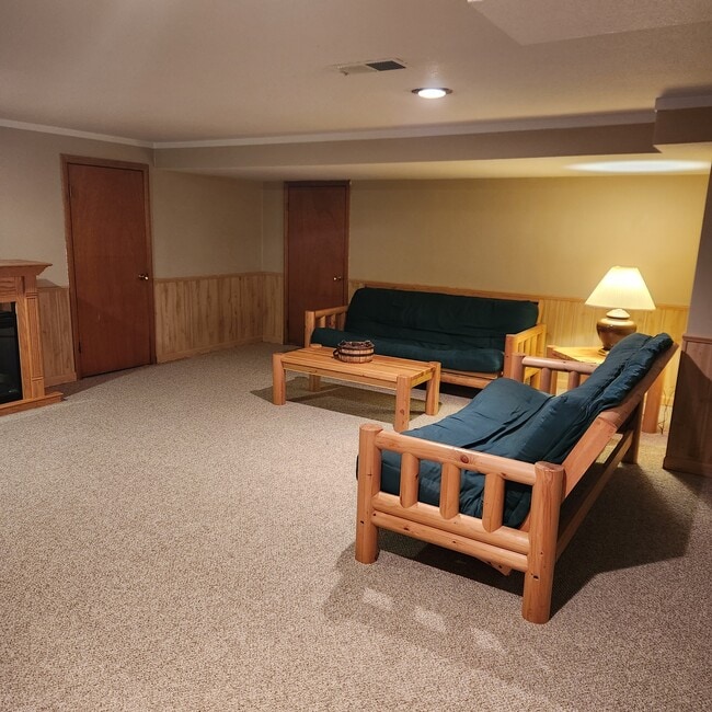 1007 Roselawn Ave W, Saint Paul, MN 55113 - photo 2