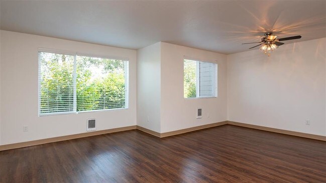 Main Street Village, Tigard, OR 97223 - photo 4