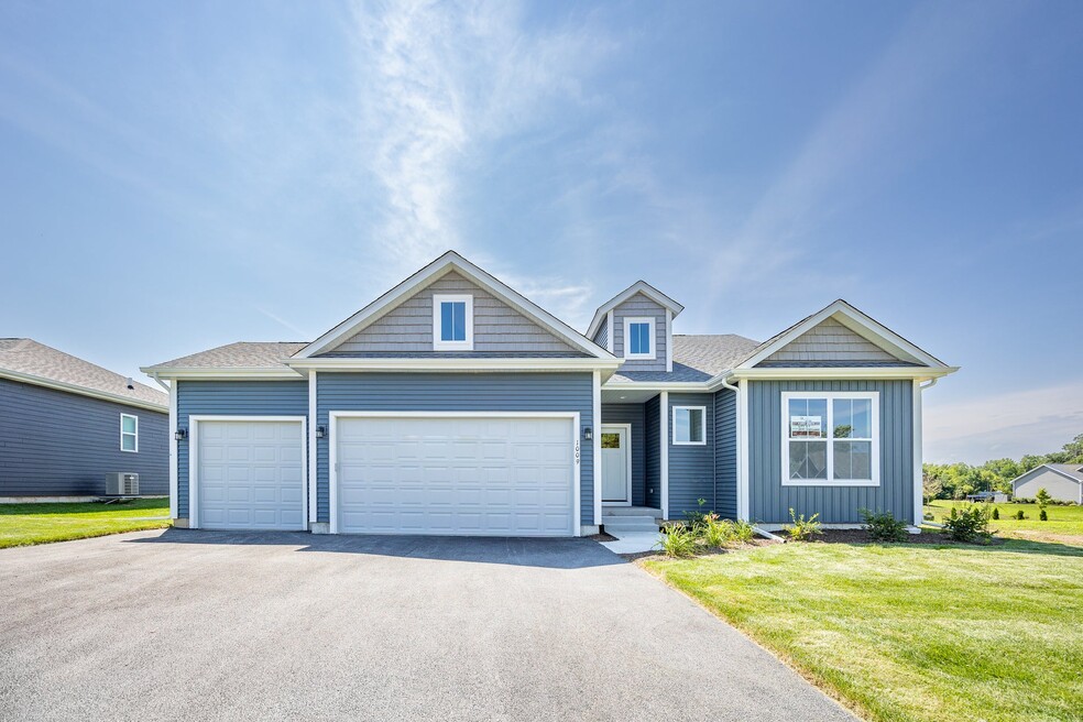 0 Hope Heights St unit 38554527, Bettendorf, IA - photo 1