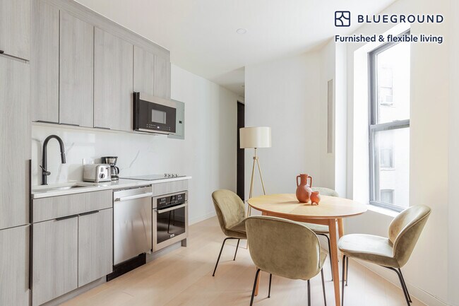 44-74-74 21st St unit FL3-ID1781, Queens, NY 11101 - photo 5