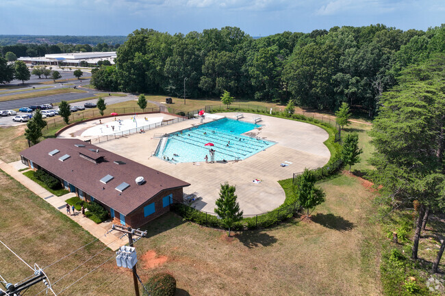 South View residents love hanging out at Parkland Pool to cool down and have fun.