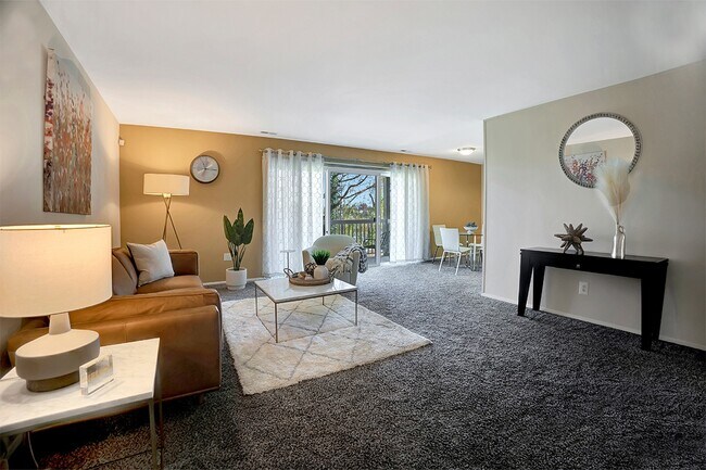 Kenilworth at Charles Apartments, Towson, MD 21204 - photo 7