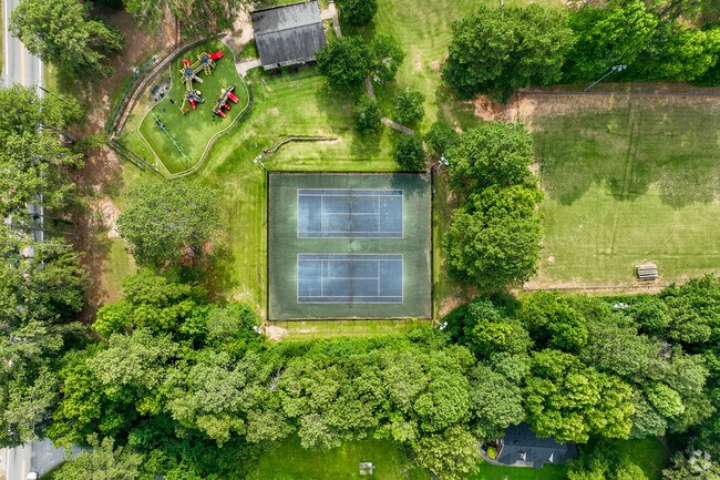Flat Shoals Park in Riverdale has multiple tennis courts for guests to enjoy.