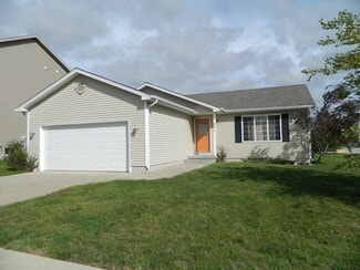 809 SE 12th St, Grimes, IA 50111