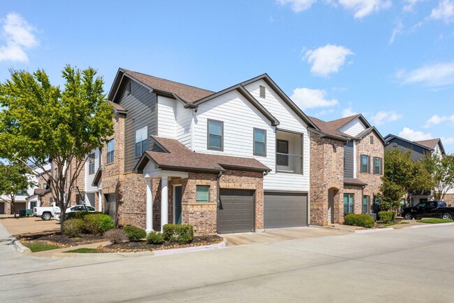 Avenues at Northpointe - Attached Garages