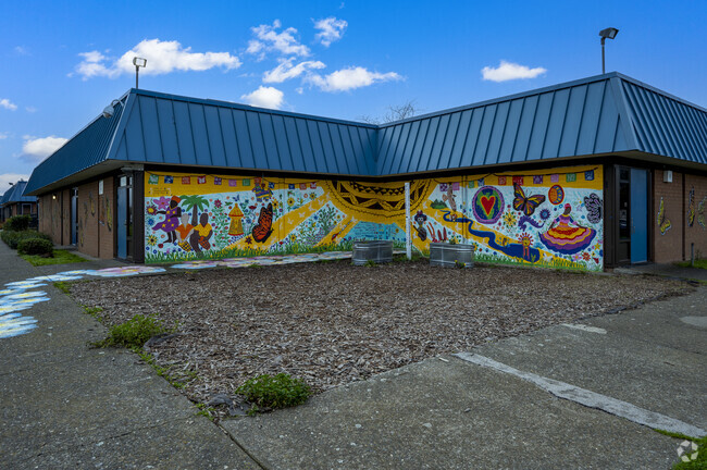 Hilliard Comstock Middle School has beautiful murals surrounding its campus in Santa Rosa.
