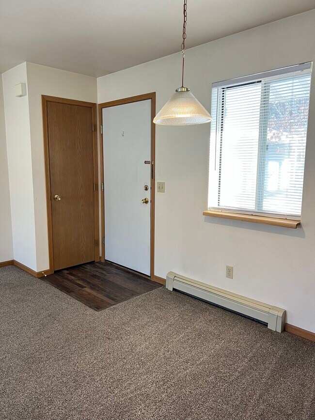 1526 Lake Elmo Dr unit 6, Billings, MT 59105 - photo 5