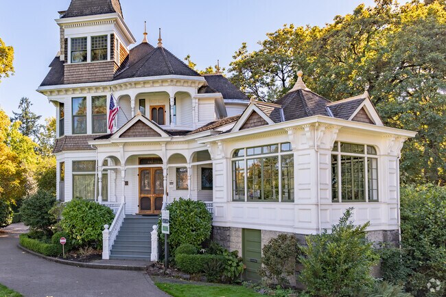 The historical Deepwood Estate offers tours in the South Central neighborhood.