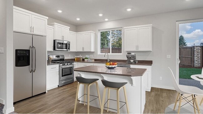 8970 SW Vermillion Dr, Tualatin, OR 97062 - photo 2