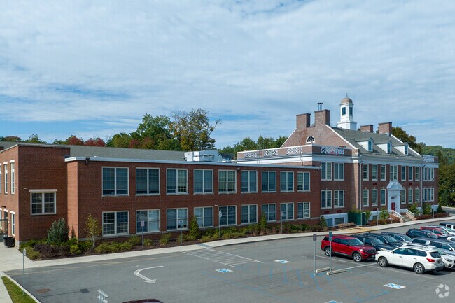 Hawthorne Elementary School provides a safe environment in Hawthorne, NY.