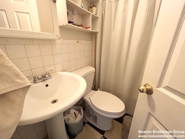 90 Hammond St unit 3, Roxbury Crossing, MA 02120 - photo 6