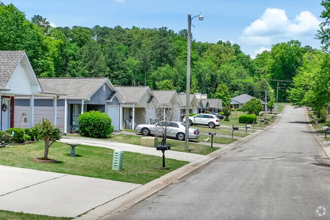 Craftsman style homes are in Outer Center Point.