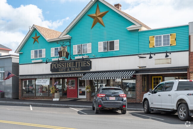 For all your shopping needs head to Main St. in Lincoln.