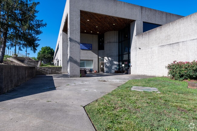 The Weaver Academy serves students 9-12th grade.