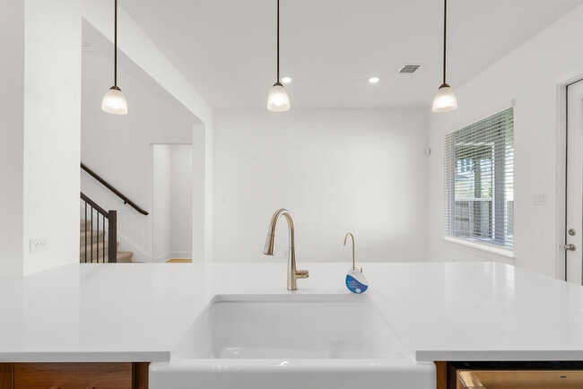 17612 Joyce Erna Ln, Pflugerville, TX 78660 - photo 5