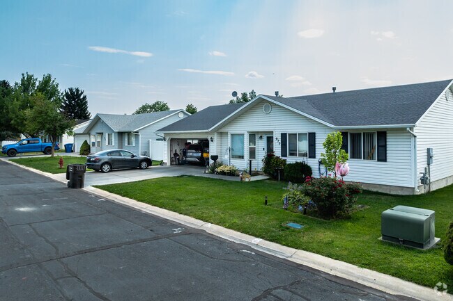 Ranch style homes line this quiet street in Bridger.