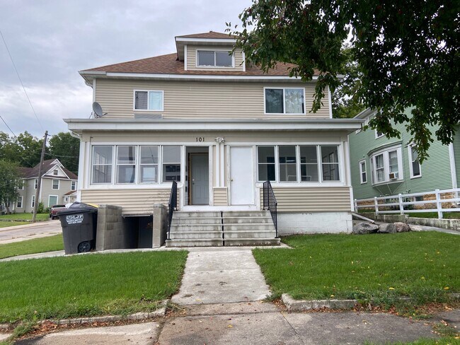 101 Hanover St unit 3, Mankato, MN 56001 - photo 2