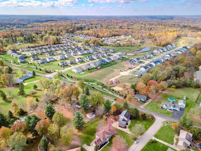 3775 Prestwick Cir, Cincinnati, OH 45245 - photo 6