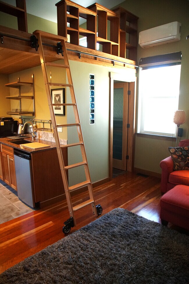 69 S Shannon Ave unit Studio, Athens, OH 45701 - photo 7