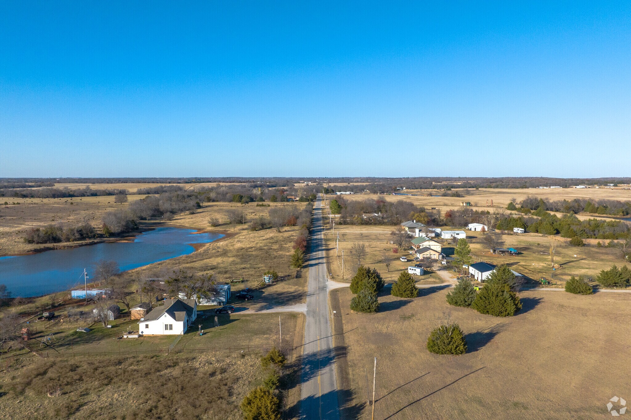 Willow View is a vast rural neighborhood with no shortage of land.