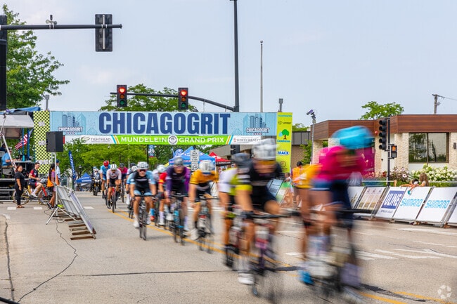 Town and Country cycle enthusiasts can watch The Mundelein Grand Prix.